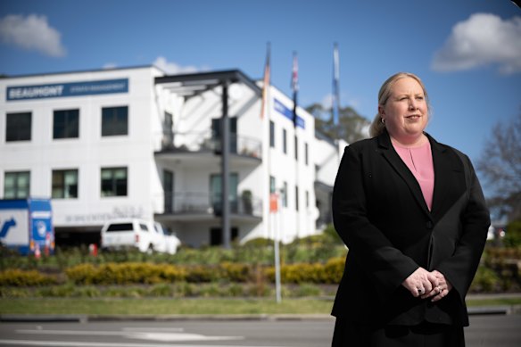 The Hills Shire Council is led by Mayor Michelle Byrne. There are nine Liberal, nine Labor councillors, and one from the Greens.