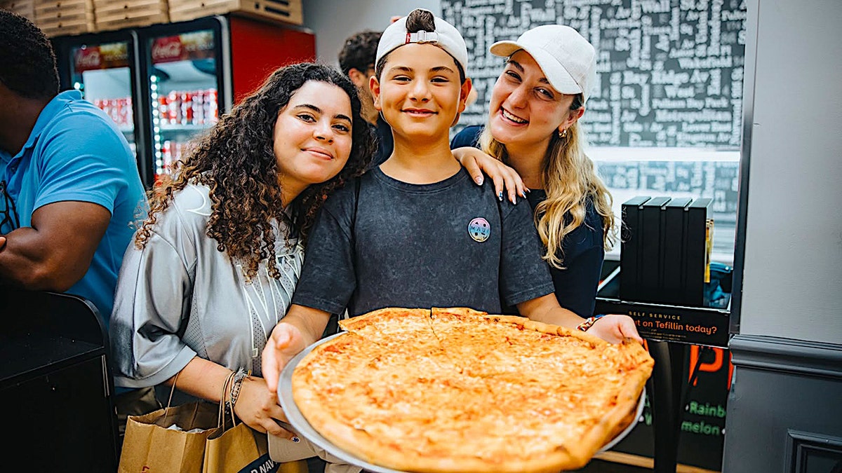 Israeli kids visit New York City