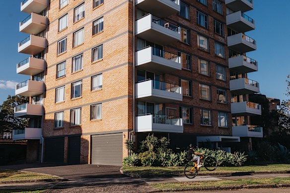 Home units in Waverton.