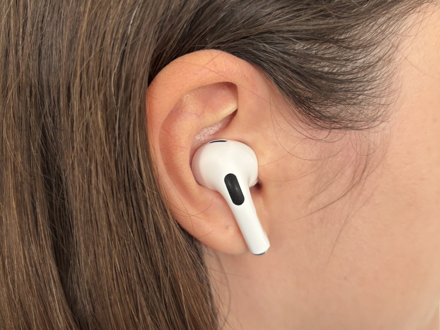 Are Your Earbuds Damaging Your Ears? Look Out for These Warning Signs