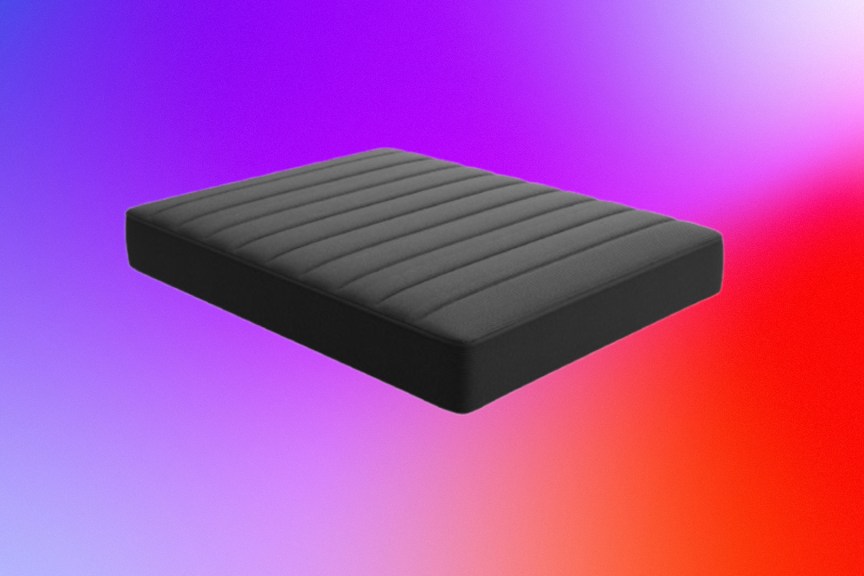 Amada's smartwave mattress against a CNET background.