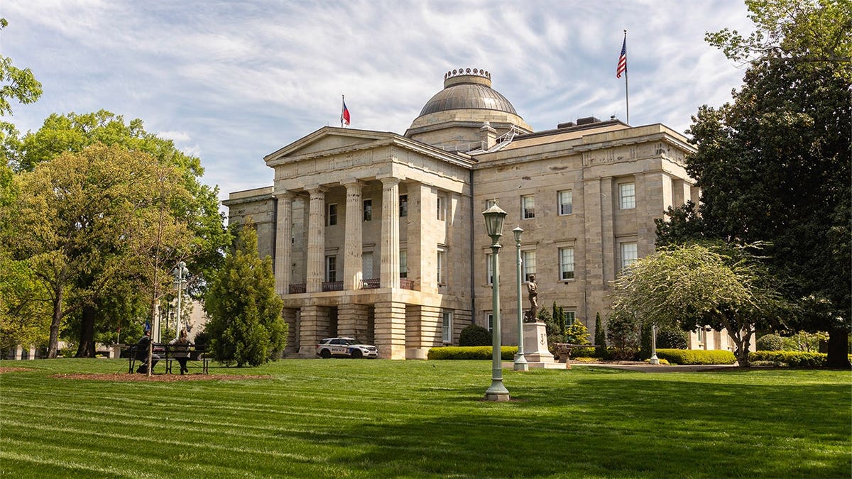 the state house building in Raleigh, North Carolina
