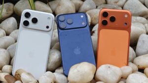 Should You Buy a New iPhone From Apple, a Carrier or Unlocked? Here’s What to Know