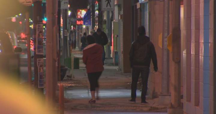 Police, fire or ambulance? Winnipeg launching 4th option for 911 mental health calls