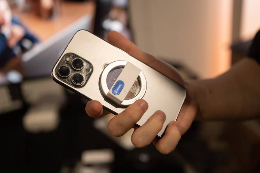Magsafe remote on iPhone