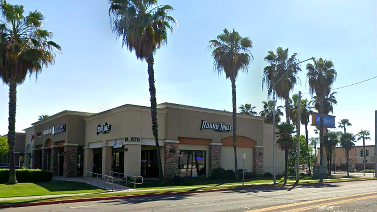 Exterior of the Round Table Pizza restaurant in Dinuba, California